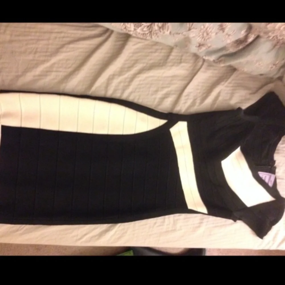 Herve Leger dress - Picture 2 of 4